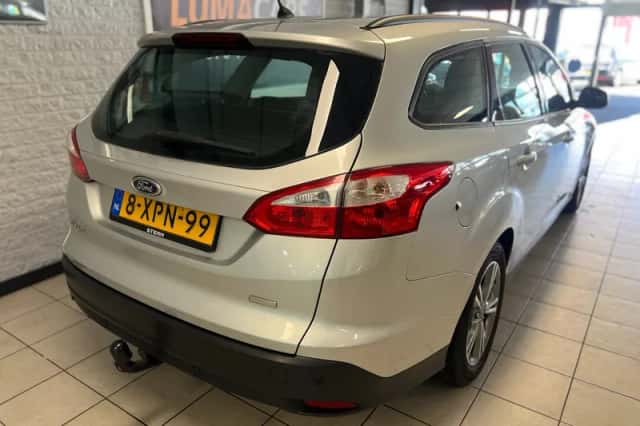 Ford Focus (2014) thumbnail 4