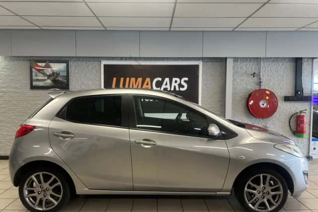 Mazda 2 (2013) thumbnail 4