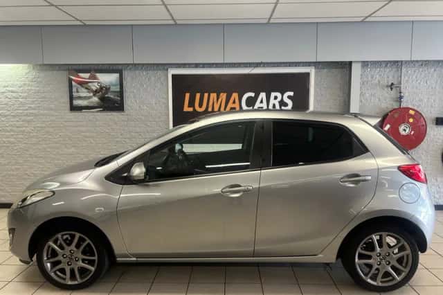 Mazda 2 (2013) thumbnail 5