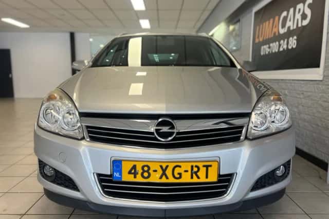 Opel Astra (2007) thumbnail 2