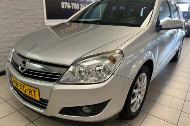 Opel Astra (2007) thumbnail 3