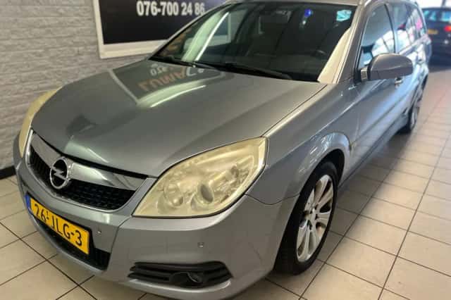 Opel Vectra (2009) thumbnail 3