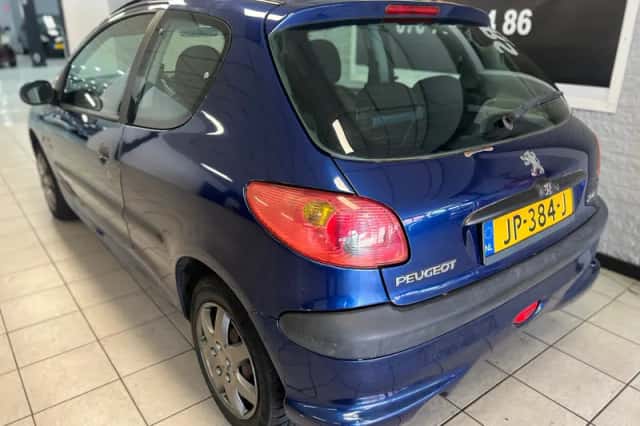 Peugeot 206 (2004) thumbnail 4