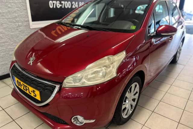 Peugeot 208 (2012) thumbnail 3