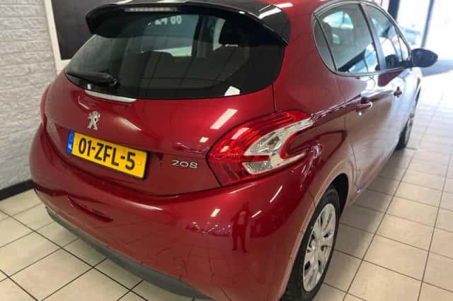 Peugeot 208 (2012) thumbnail 6