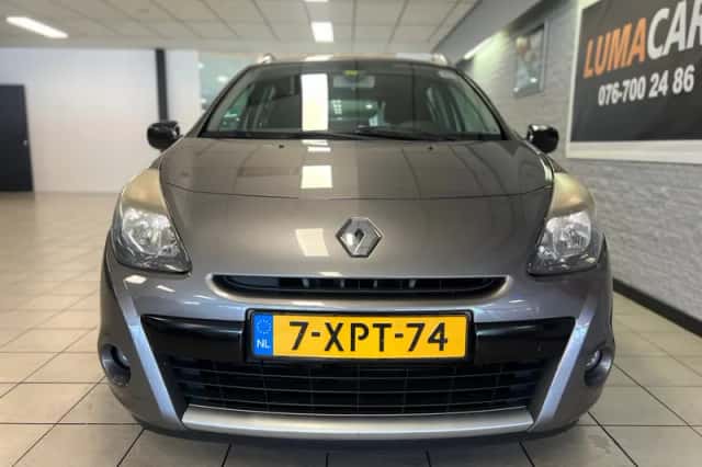 Renault Clio (2011) thumbnail 2