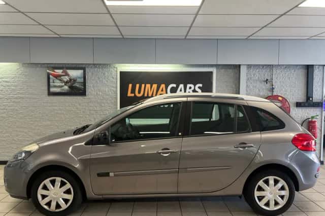 Renault Clio (2011) thumbnail 4