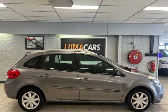 Renault Clio (2011) thumbnail 5