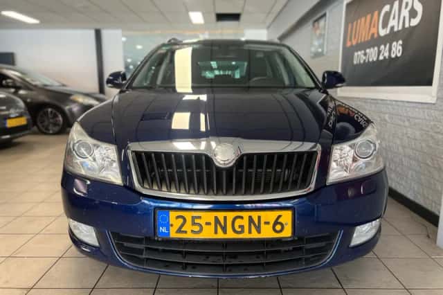 Škoda Octavia (2010) thumbnail 2