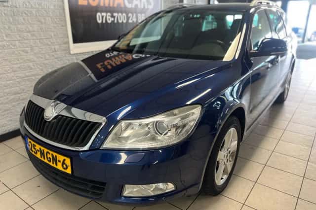 Škoda Octavia (2010) thumbnail 3