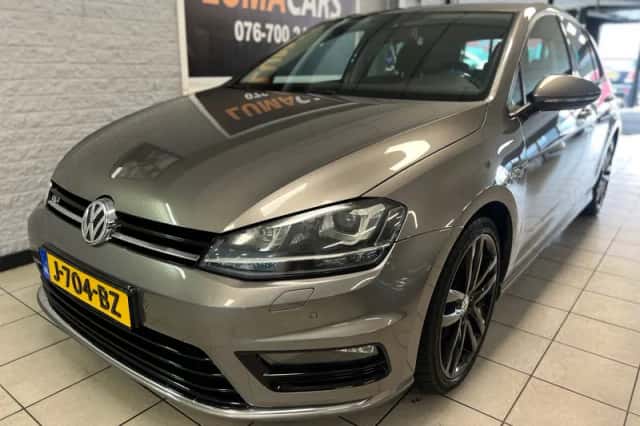 Volkswagen Golf (2015) thumbnail 3