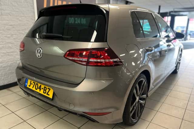 Volkswagen Golf (2015) thumbnail 6