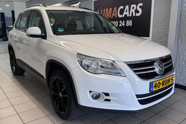 Volkswagen Tiguan (2011) thumbnail 1