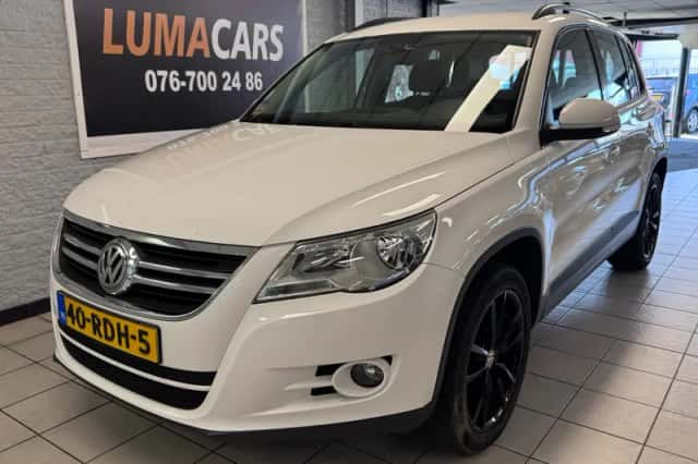 Volkswagen Tiguan (2011) thumbnail 3
