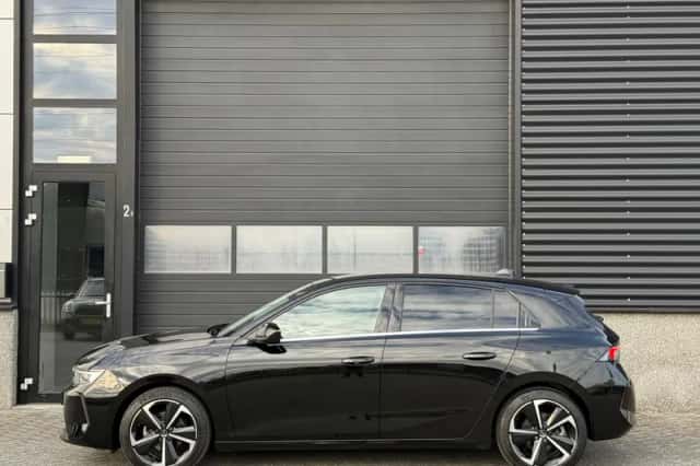 Opel Astra (2023) thumbnail 3