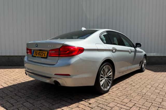 BMW 5-Serie (2018) thumbnail 2