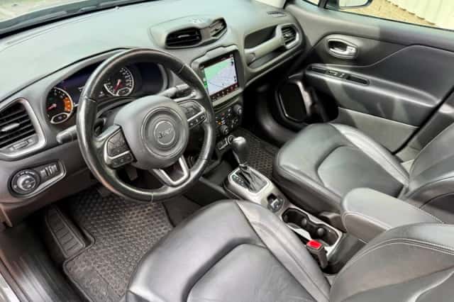Jeep Renegade (2019) thumbnail 2