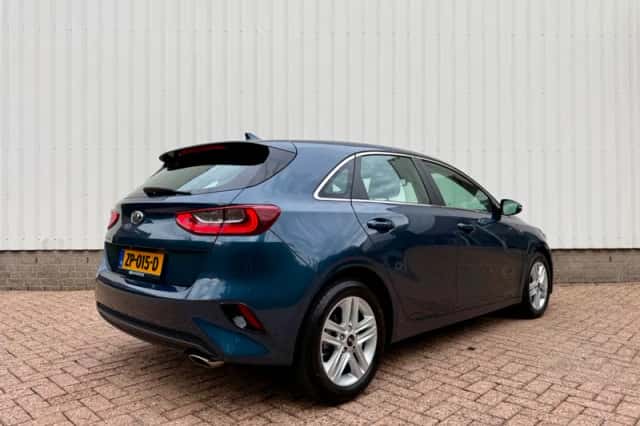 Kia Ceed (2019) thumbnail 2