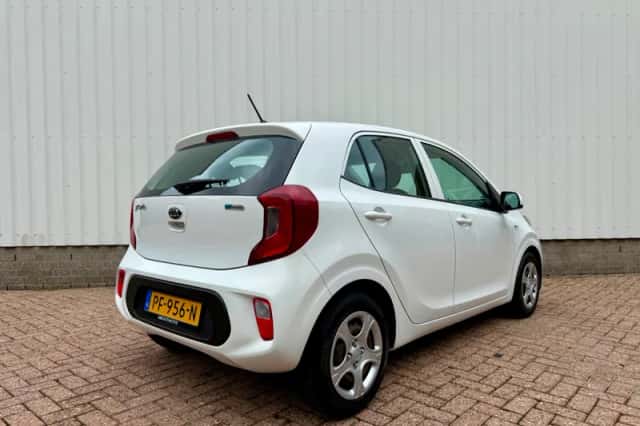 Kia Picanto (2017) thumbnail 2