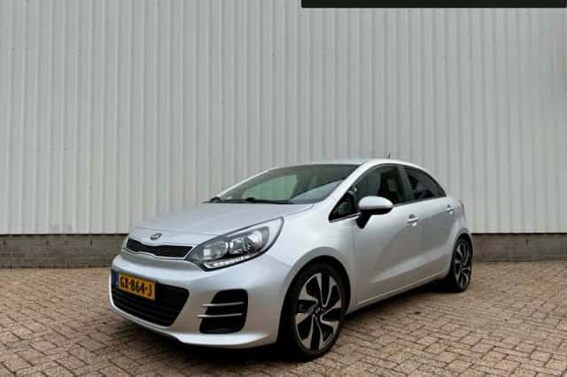 Kia Rio (2015) thumbnail 1