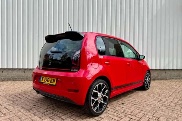 Volkswagen Up! (2019) thumbnail 2