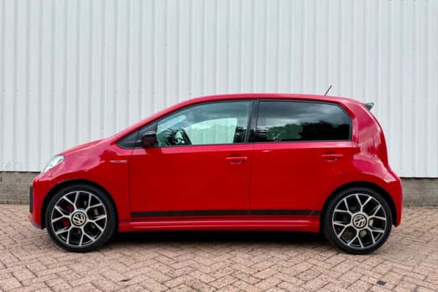 Volkswagen Up! (2019) thumbnail 3