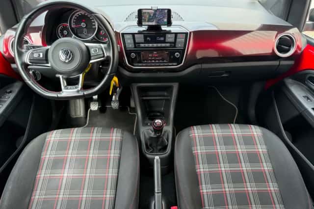 Volkswagen Up! (2019) thumbnail 5