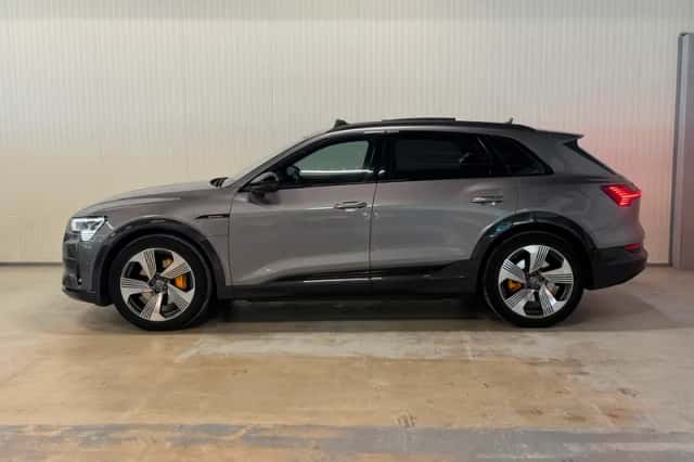 Audi e-tron (2019) thumbnail 6