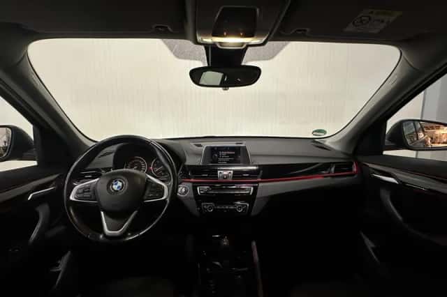 BMW X1 (2017) thumbnail 3