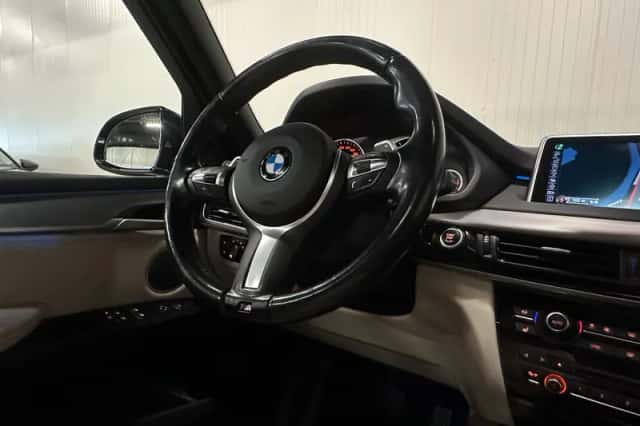 BMW X5 (2015) thumbnail 6