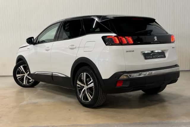 Peugeot 3008 (2022) thumbnail 2