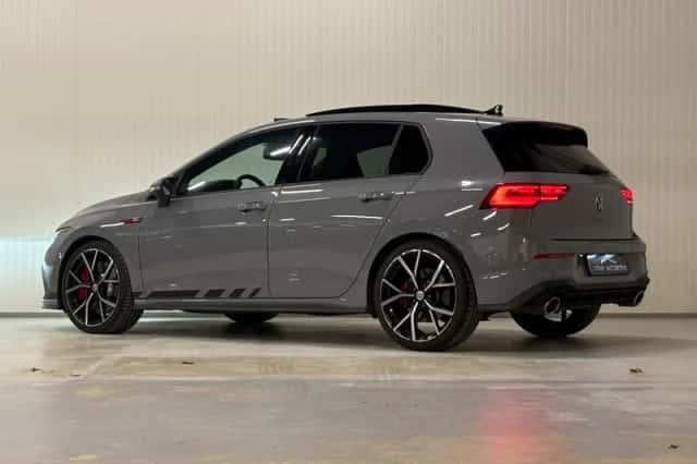 Volkswagen Golf (2023) thumbnail 2