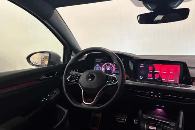 Volkswagen Golf (2023) thumbnail 4