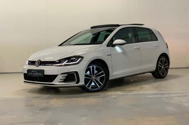 Volkswagen Golf (2017) thumbnail 1