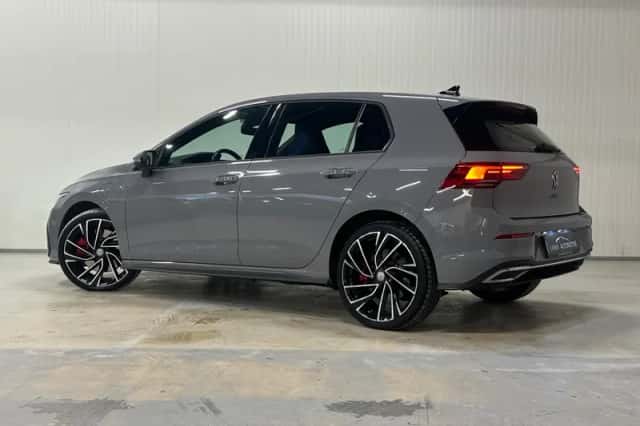Volkswagen Golf (2021) thumbnail 2