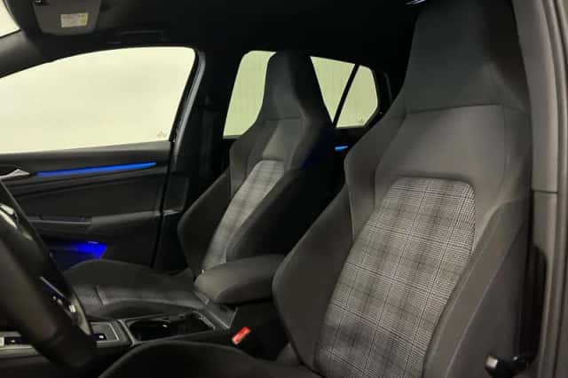 Volkswagen Golf (2021) thumbnail 4