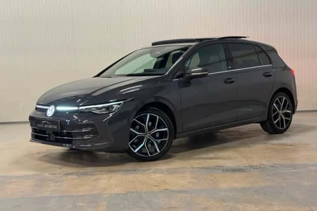 Volkswagen Golf (2024) thumbnail 1