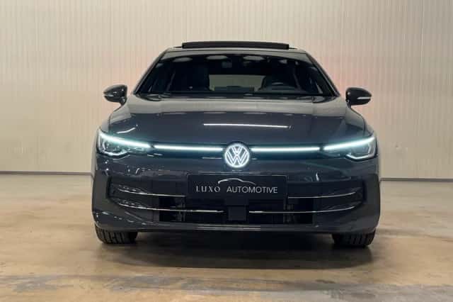 Volkswagen Golf (2024) thumbnail 4
