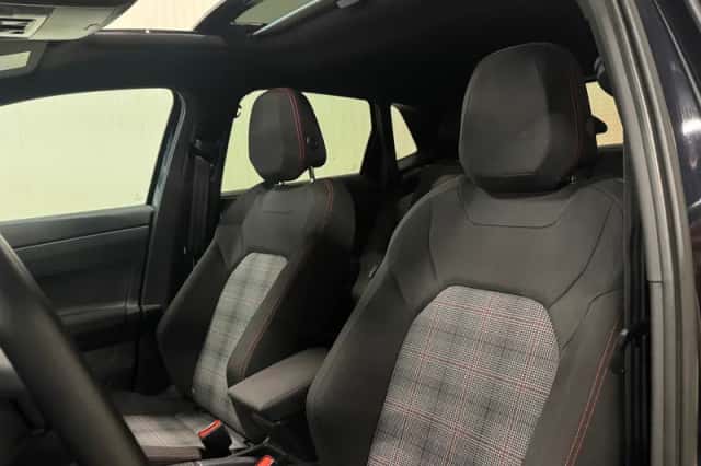Volkswagen Polo (2023) thumbnail 4