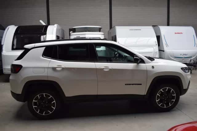 Jeep Compass (2022) thumbnail 2