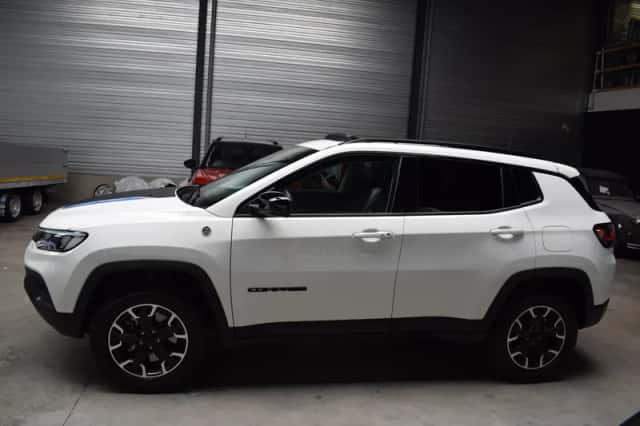 Jeep Compass (2022) thumbnail 4