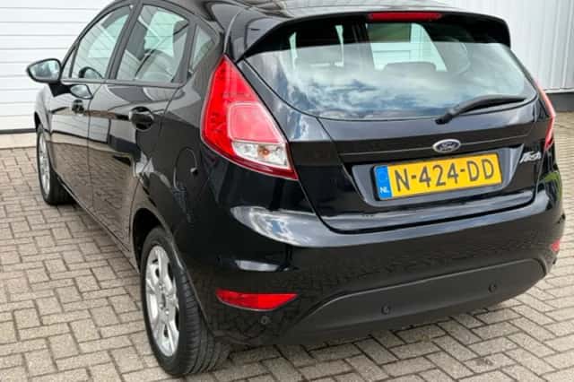 Ford Fiesta (2014) thumbnail 2