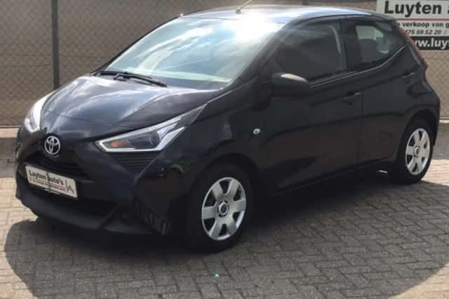 Toyota Aygo (2022) thumbnail 1