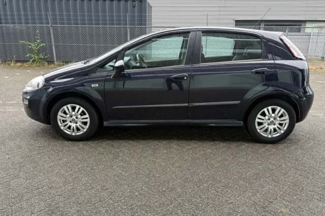 Fiat Punto (2014) thumbnail 2