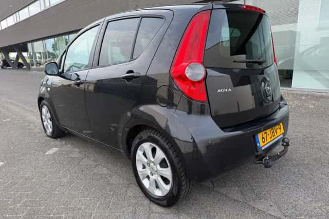 Opel Agila (2009) thumbnail 3