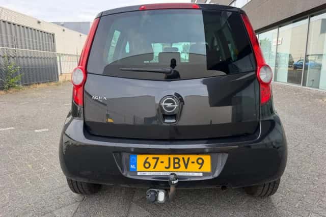 Opel Agila (2009) thumbnail 4