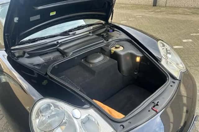 Porsche 911 (2003) thumbnail 3