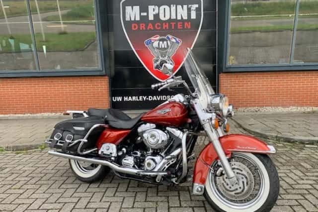 DS 1999 FLHRC ROADKING CLASSIC (1999) thumbnail 2