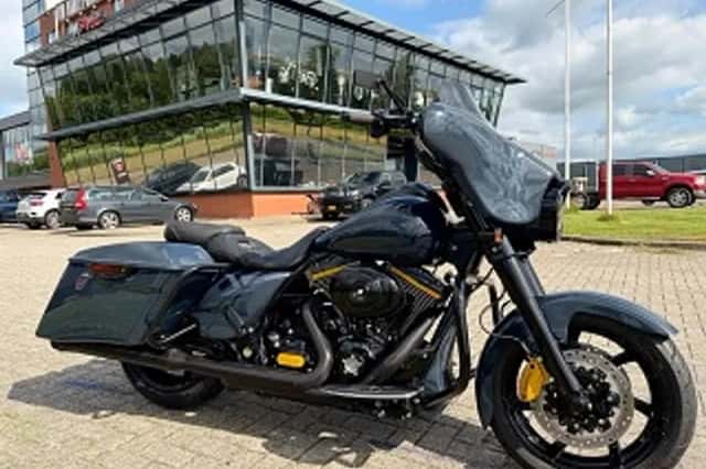 DS 2012 FLHXS STREETGLIDE SPECIAL (2012) thumbnail 1