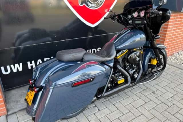 DS 2012 FLHXS STREETGLIDE SPECIAL (2012) thumbnail 3